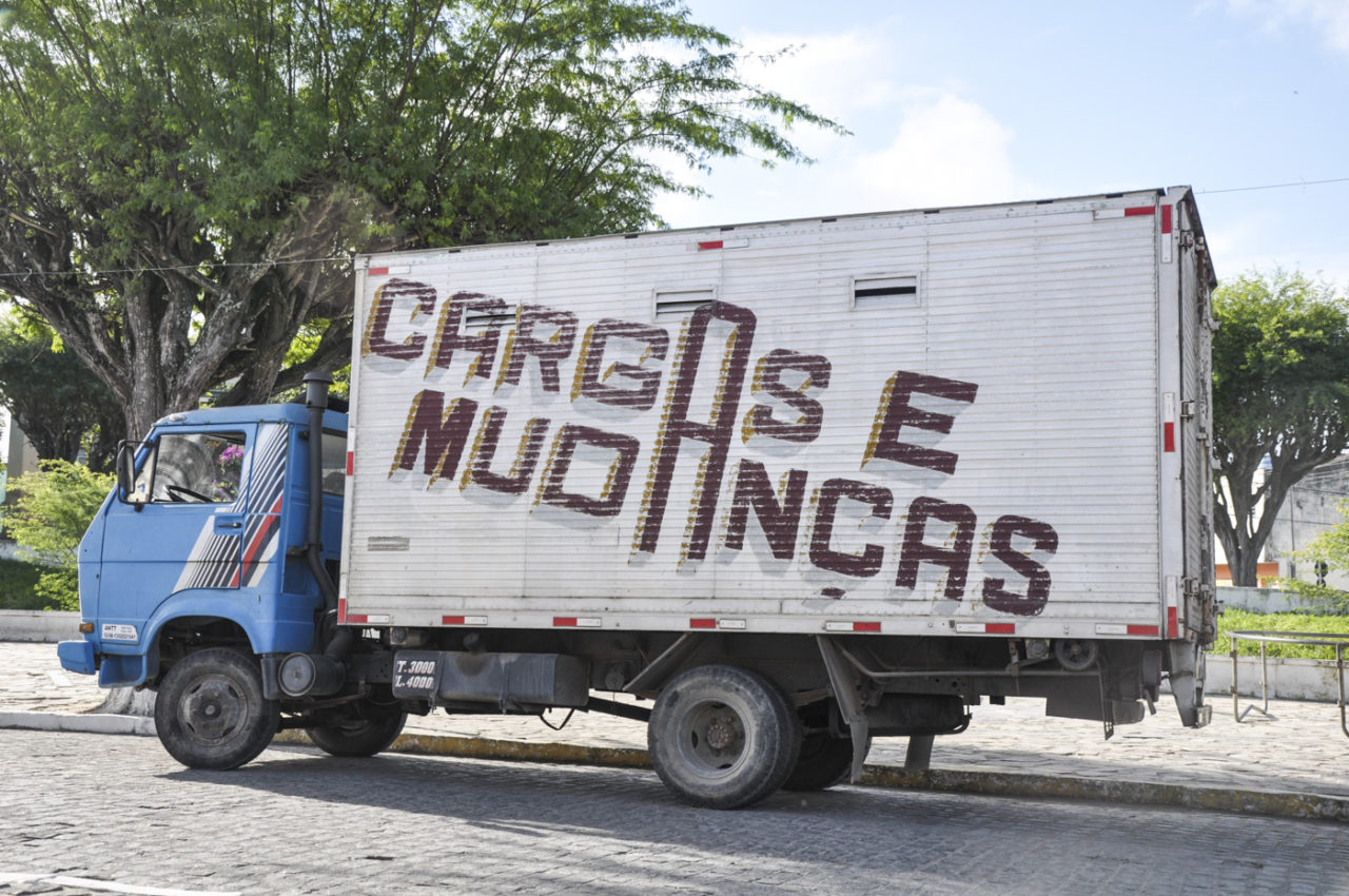 Truck photographed near Rua Cons. Francisco Bezerra, Gravatá-PE [2013].