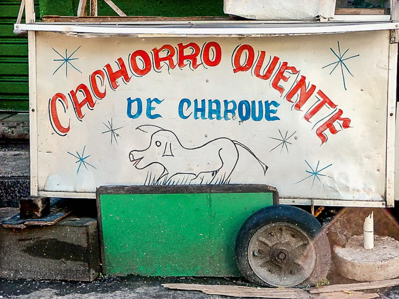 Hand cart photographed in Cais de Santa Rita, Recife-PE [2008].